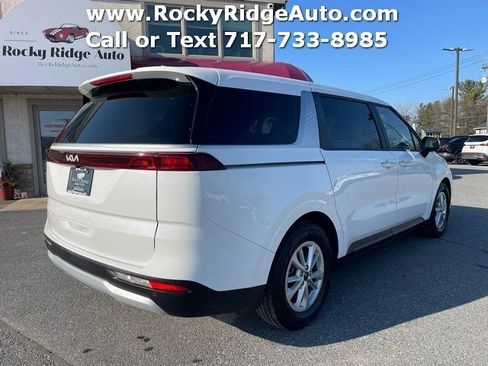 Used 2024 Kia Carnival LX image 7