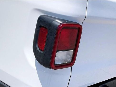 Used 2023 Jeep Gladiator Rubicon w/ Cold Weather Group AWD/4WD image 29