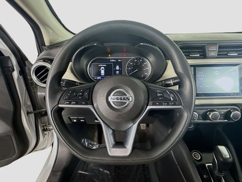 Used 2021 Nissan Versa SV image 13