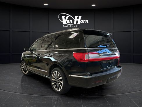 Used 2018 Lincoln Navigator Select AWD/4WD image 5
