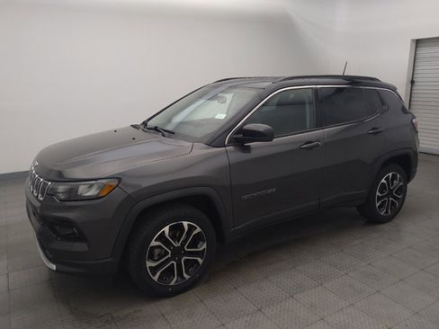 Used 2022 Jeep Compass Limited AWD/4WD image 2