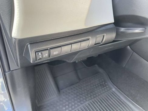 Used 2022 Toyota Corolla LE w/ LE Convenience Package FWD image 23