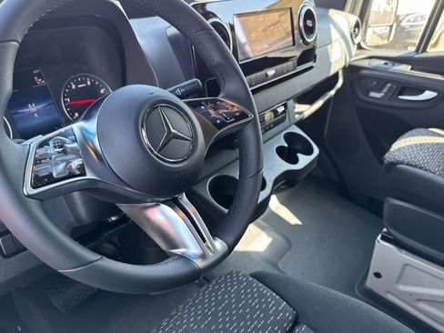New 2025 Mercedes-Benz Sprinter 2500 image 10