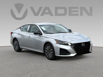 Used 2024 Nissan Altima 2.5 SV