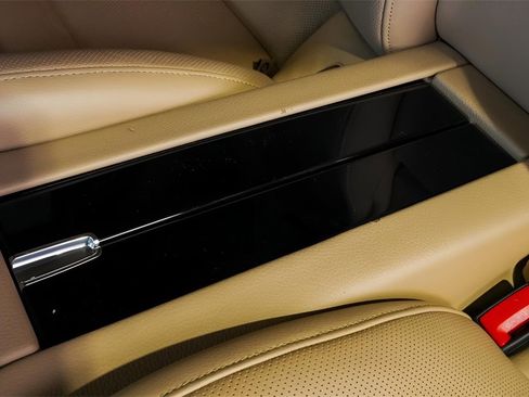 Used 2020 Porsche Panamera 4 image 56