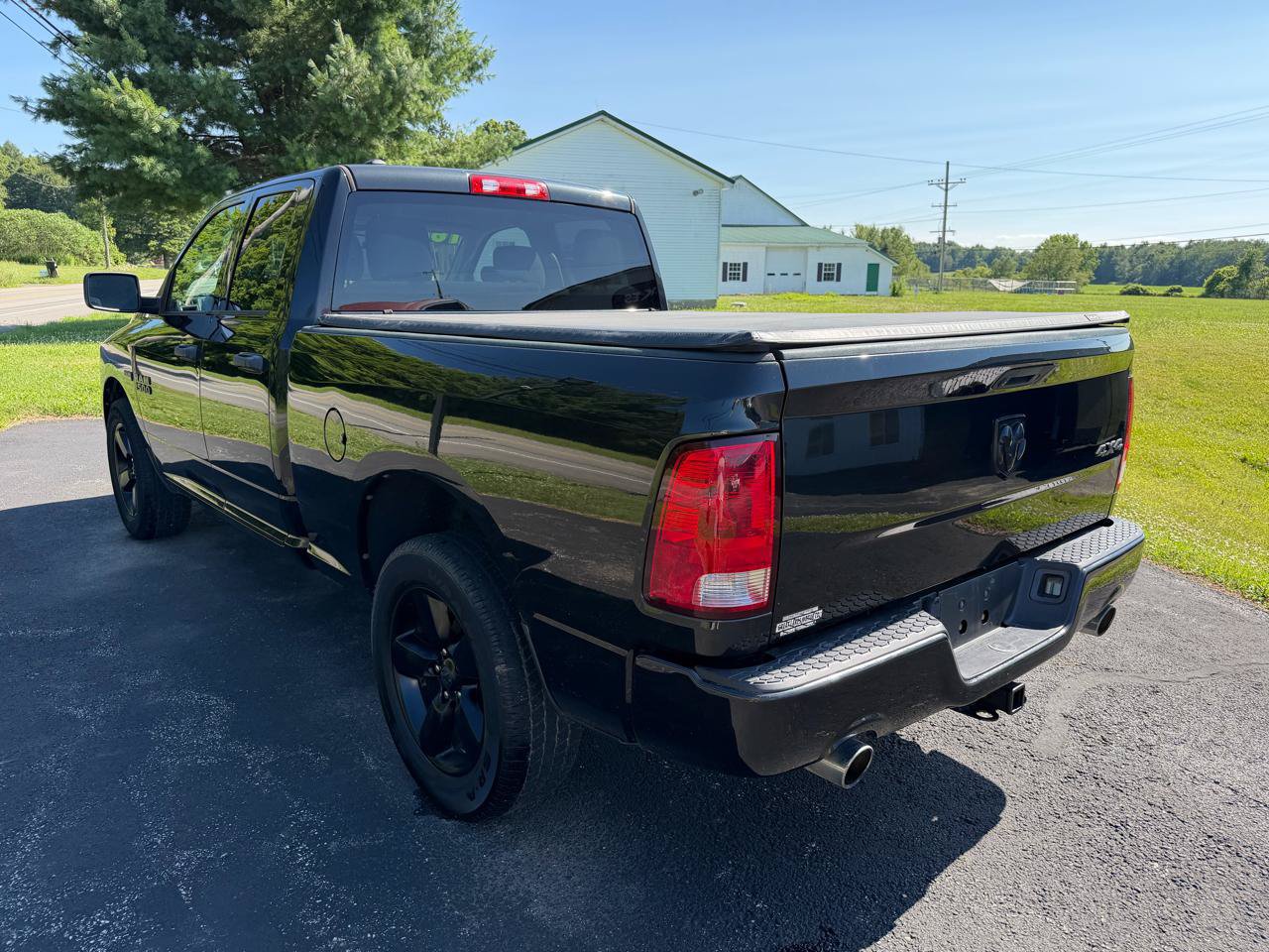Used 2016 RAM 1500 Express w/ Black Ram 1500 Express Group AWD/4WD image 7