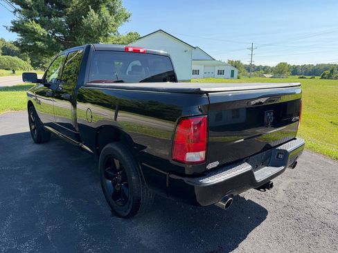 Used 2016 RAM 1500 Express w/ Black Ram 1500 Express Group AWD/4WD image 7