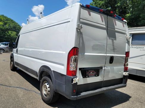 Used 2019 RAM ProMaster 2500 w/ Interior Convenience Group FWD image 3