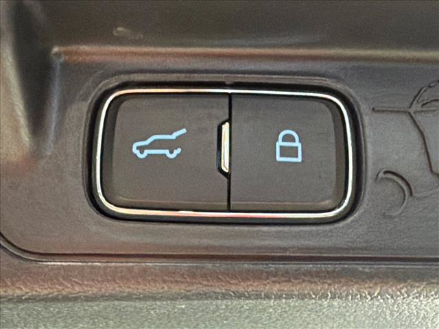 Used 2025 Ford Explorer ST-Line AWD/4WD image 19