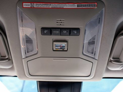 Used 2025 Toyota RAV4 XLE AWD/4WD image 20