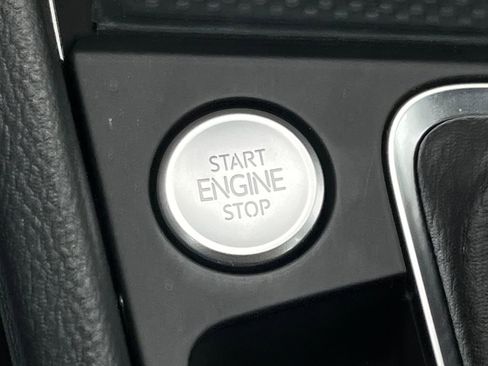 Used 2026 Volkswagen Jetta SE image 9