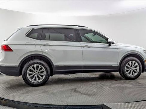 Used 2018 Volkswagen Tiguan SE image 9