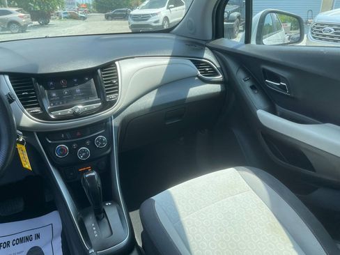 Used 2020 Chevrolet Trax LS w/ Tint and Cruise Package FWD image 22