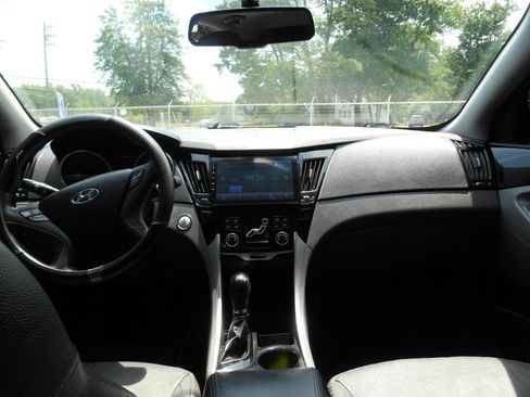 Used 2011 Hyundai Sonata Limited FWD image 7