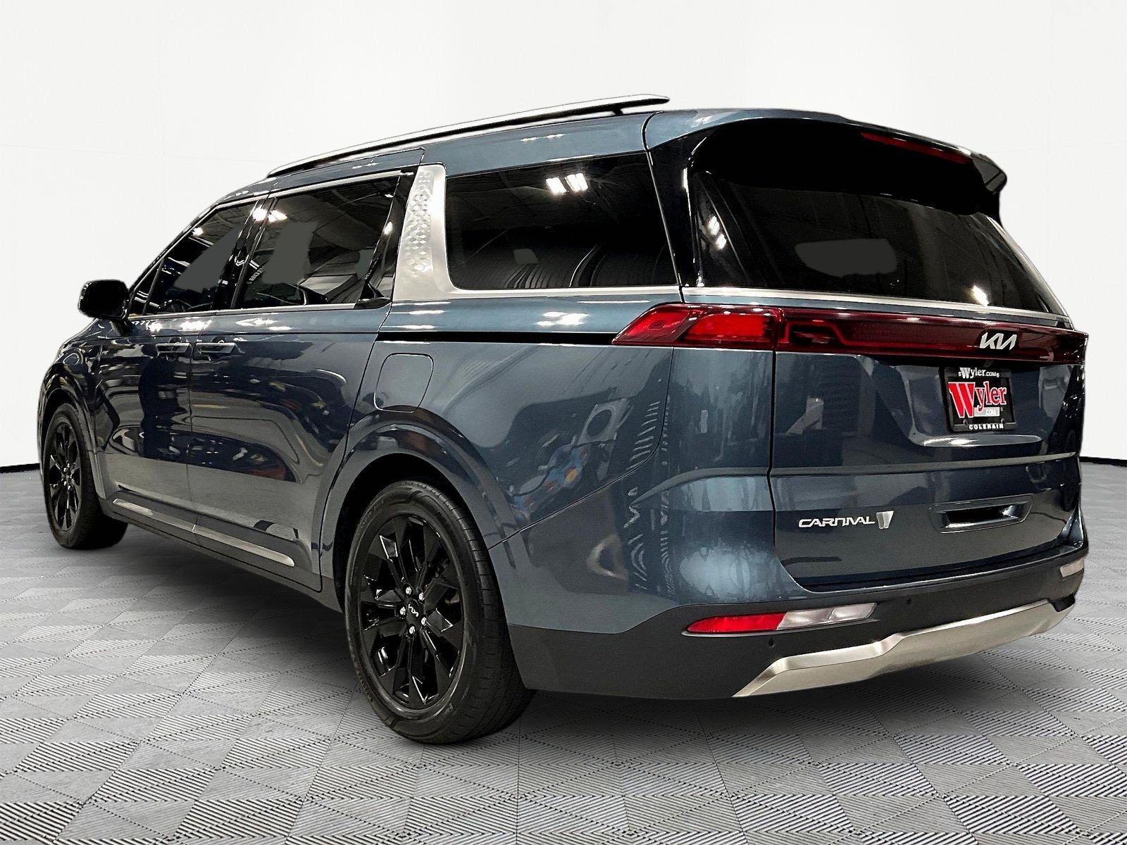 Used 2024 Kia Carnival SX Prestige FWD image 4