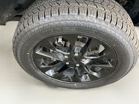 Used 2021 Jeep Wrangler Unlimited Sahara image 11