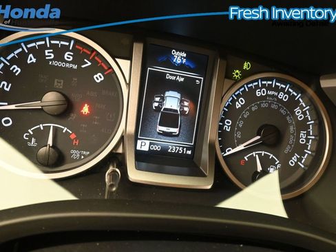 Used 2023 Toyota Tacoma SR5 w/ Technology Package AWD/4WD image 18