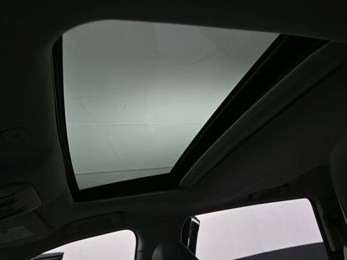 Used 2026 Toyota Highlander XLE image 11