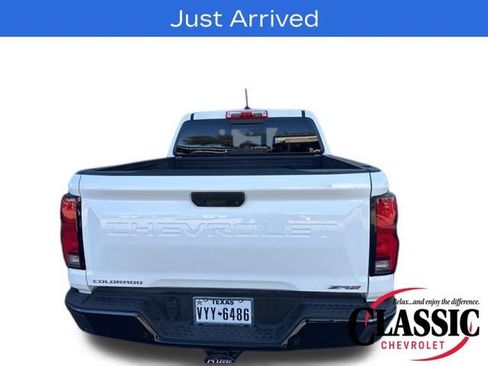 Used 2024 Chevrolet Colorado ZR2 w/ ZR2 Convenience Package III image 17