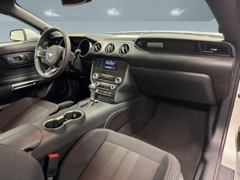 Used 2019 Ford Mustang Coupe RWD image 30
