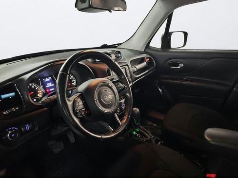 Used 2017 Jeep Renegade Altitude AWD/4WD image 7