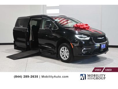Used 2022 Chrysler Pacifica Touring-L
