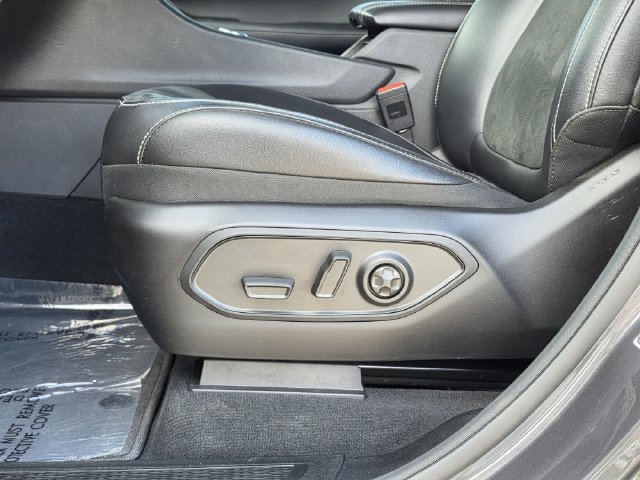 Used 2025 Jeep Grand Cherokee L Altitude AWD/4WD image 15