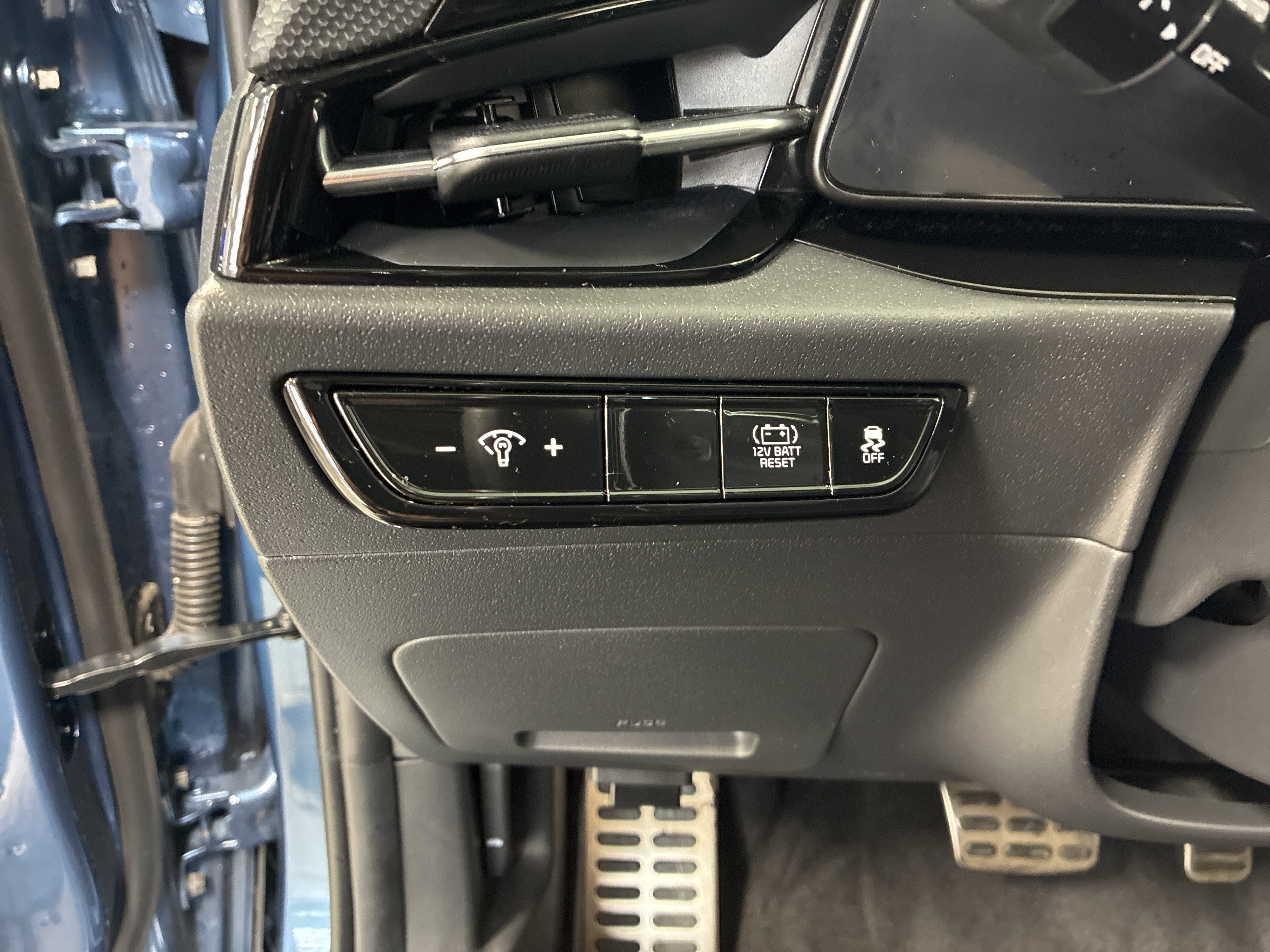 Certified 2023 Kia Niro EX Touring FWD image 19