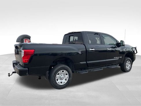 Used 2021 Nissan Titan SV w/ SV Convenience Package AWD/4WD image 4