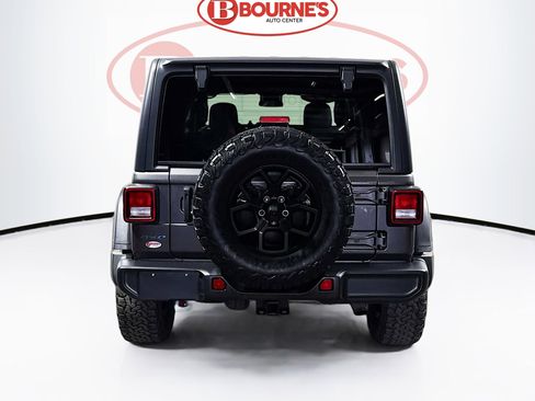 Used 2024 Jeep Wrangler Unlimited AWD/4WD image 7