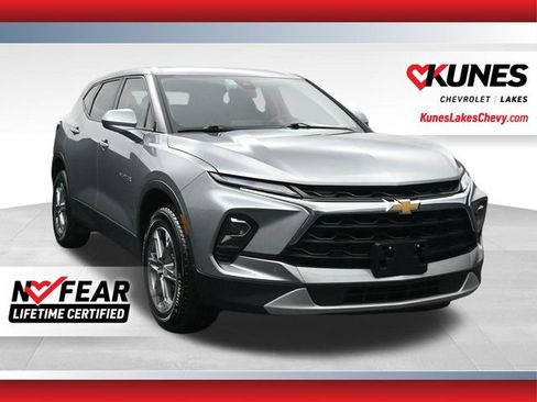 Used 2025 Chevrolet Blazer LT FWD image 1