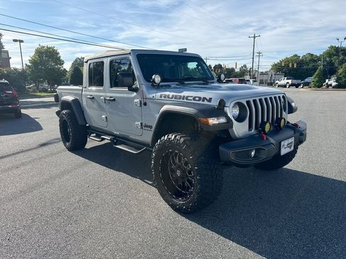 Used 2023 Jeep Gladiator Rubicon w/ Trailer Tow Package AWD/4WD image 2