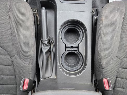 Used 2019 Nissan Frontier S image 24