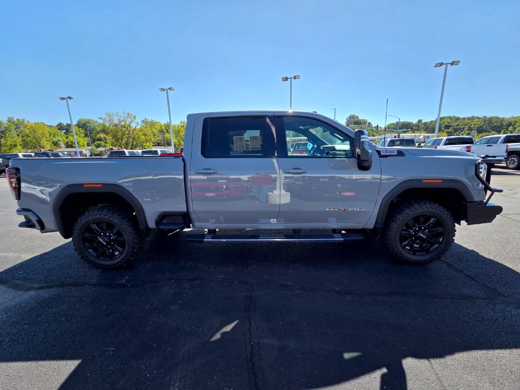 Used 2024 GMC Sierra 2500 AT4 w/ AT4 Preferred Package AWD/4WD image 12