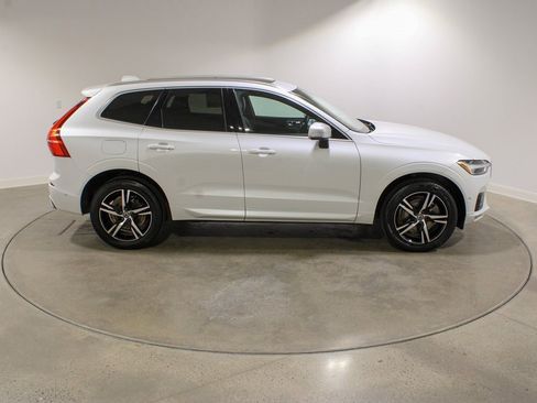 Used 2018 Volvo XC60 T6 R-Design w/ Convenience Package image 7