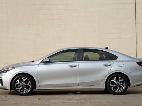 Used 2021 Kia Forte LXS FWD image 8