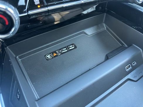 New 2026 Chevrolet Tahoe High Country image 32