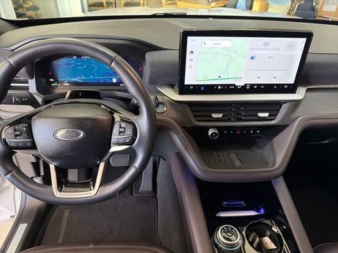 Used 2025 Ford Explorer Platinum w/ LUX Leather Package image 15