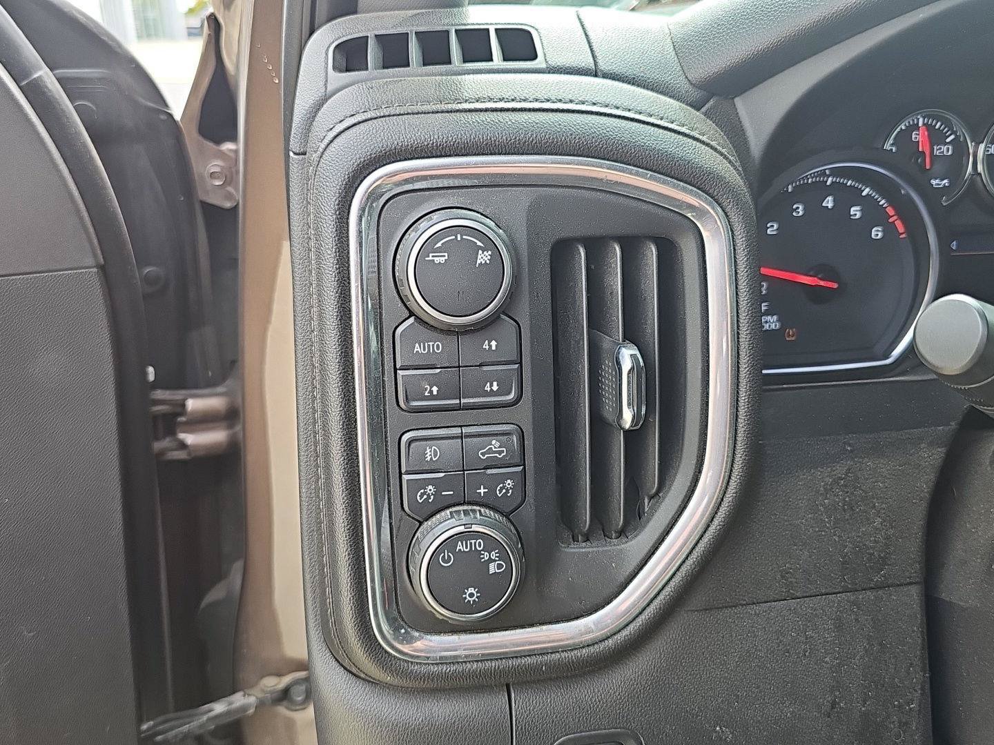 Used 2019 Chevrolet Silverado 1500 RST AWD/4WD image 28