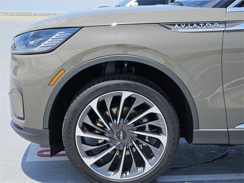 New 2025 Lincoln Aviator Reserve w/ Equipment Group 201A image 10