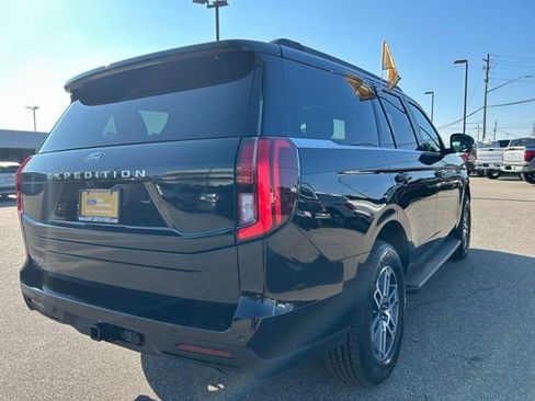 Certified 2025 Ford Expedition Active image 7