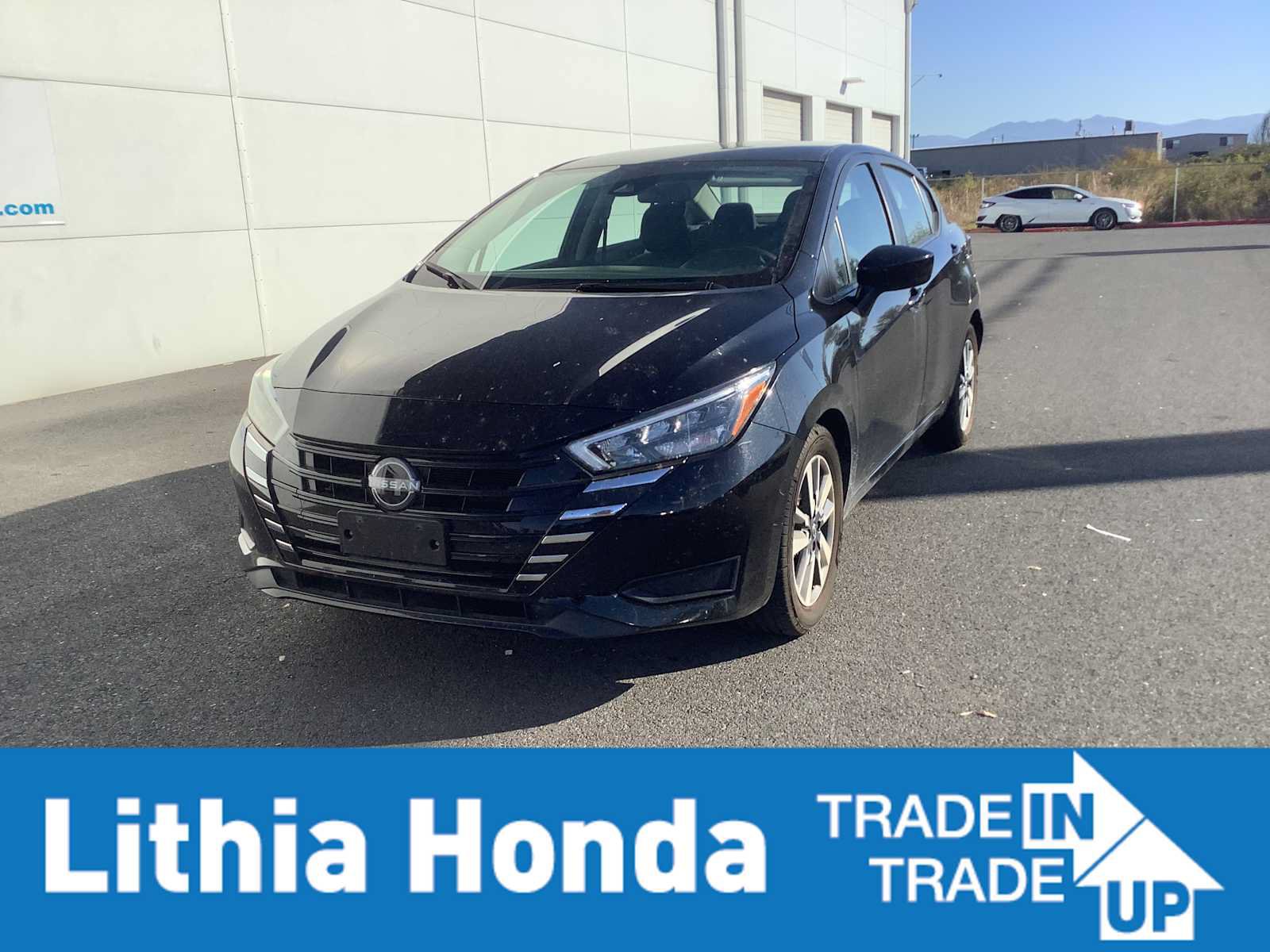 Used 2025 Nissan Versa SV FWD image 1