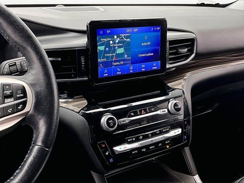 Used 2022 Ford Explorer Limited w/ Equipment Group 301A image 6