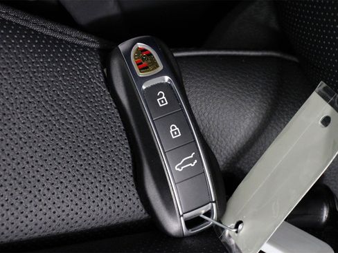 New 2026 Porsche Cayenne image 23