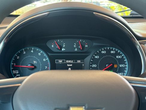Used 2017 Chevrolet Malibu LT FWD image 23