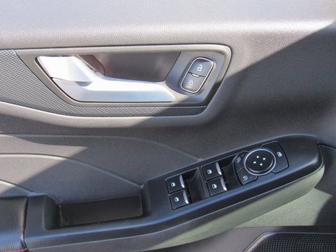 Used 2024 Ford Escape ST-Line image 13