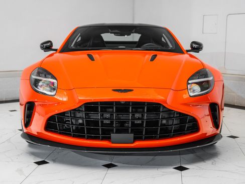 Used 2025 Aston Martin V8 Vantage Coupe image 7