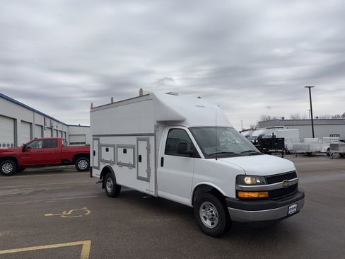 New 2025 Chevrolet Express 3500 w/ Power Convenience Package image 21
