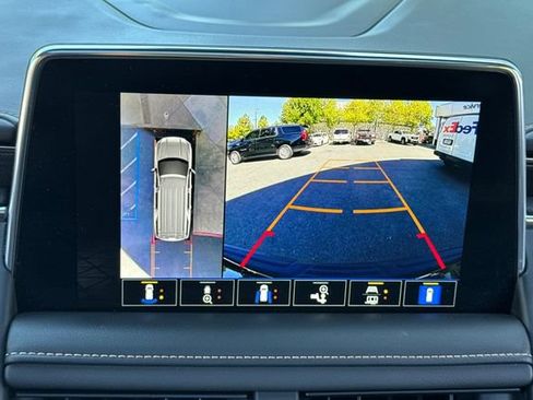 Used 2023 GMC Yukon XL AT4 w/ Technology Package AWD/4WD image 21