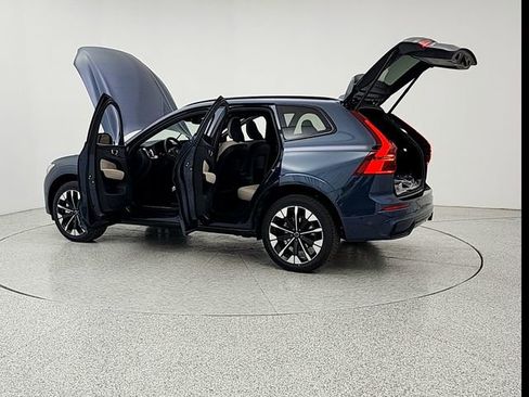 New 2026 Volvo XC60 B5 Plus w/ Climate Package AWD/4WD image 12
